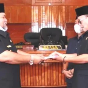 Saat Paripurna DPRD BS, Wabup Serahkan Pengantar LKPJ Bupati 2021