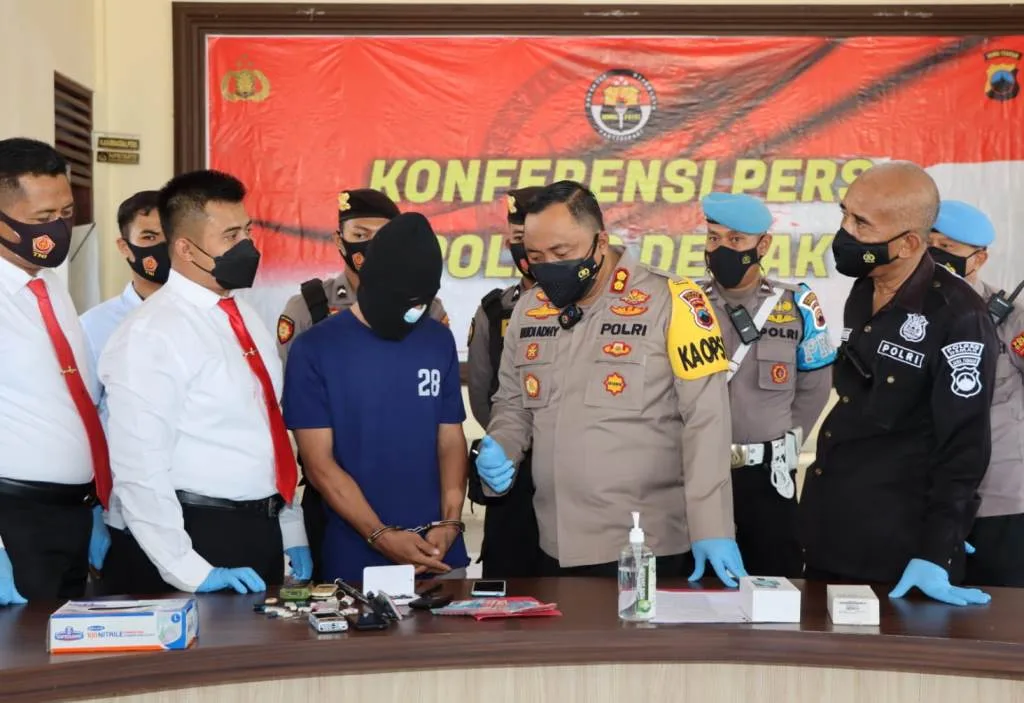 Satreskrim Polres Demak Tangkap Pencuri Spesialis Barang Dalam Mobil