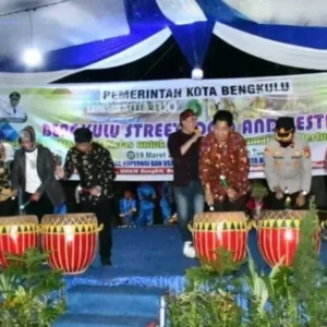 Wakil Ketua DPRD Kota Bengkulu Hadiri Bengkulu Street Food Festival Wakil Ketua DPRD Kota Bengkulu Hadiri Bengkulu Street Food Festival