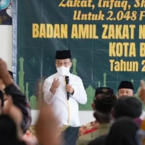 Wawali Kota Batu dan Baznas Serahkan Zakat, Infaq dan Shodaqoh ke 2048 Fakir Miskin Wawali Kota Batu dan Baznas Serahkan Zakat, Infaq dan Shodaqoh ke 2048 Fakir Miskin