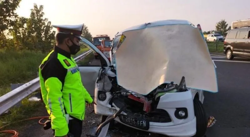 2 Pria Tewas Akibat Kecelakaan Maut di Tol Cipali