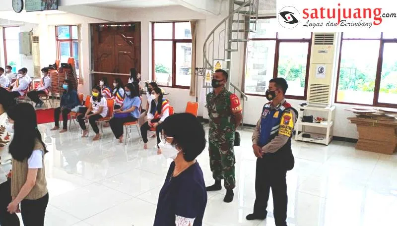 Babinsa Bersama Bhabinkamtibmas Amankan Ibadah Hari Waisak