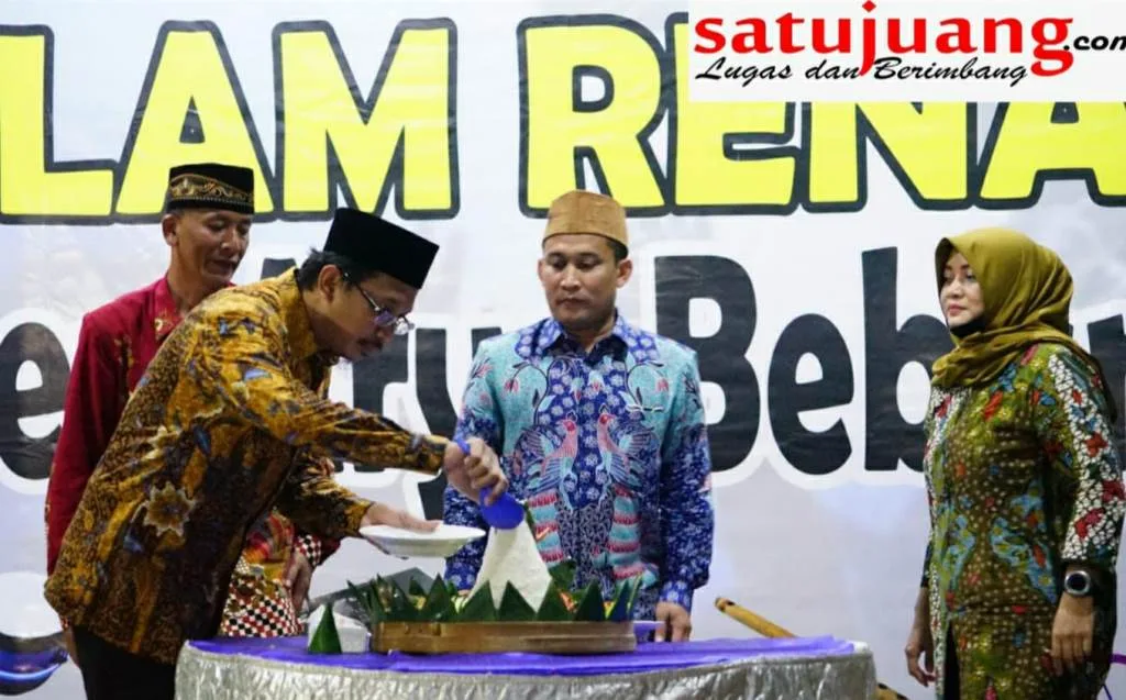 Bangkitkan Perekonomian Desa, Gus Muhdlor Gelontor Program Untuk BUMDes