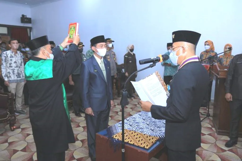 Bupati Bengkulu Selatan Melantik Sesda Definitif