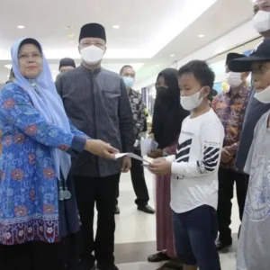 Gubernur Hadiri dan Apresiasi Kegiatan STIA Peduli Anak Yatim 1443H