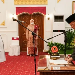 Gubernur Rohidin Lantik Pj Bupati Bengkulu Tengah