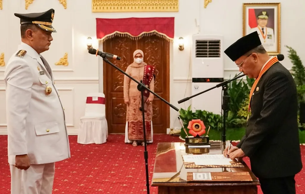 Gubernur Rohidin Lantik Pj Bupati Bengkulu Tengah