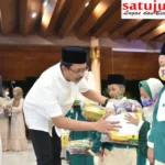 Gus Muhdlor : Santri Jangan Mau Diremehkan Sebagai Kaum Sarungan  
