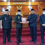 Hadiri Paripurna DPRD, Pemkab BS Terima Hasil Pembahasan LKPJ 2021