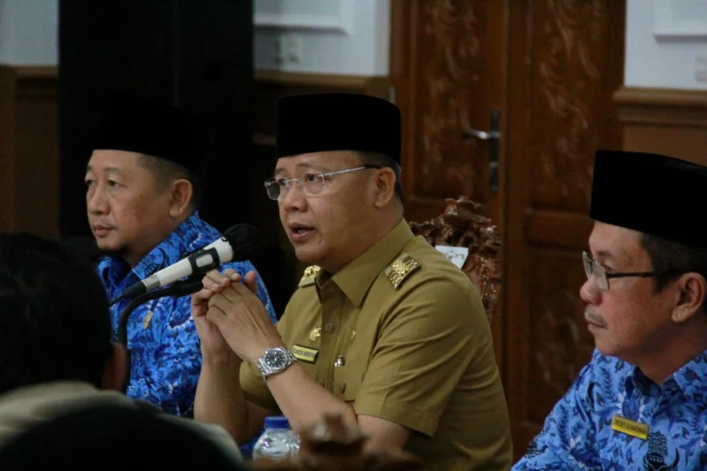 Harga TBS Anjlok, Gubernur Rohidin Kirim Rekom Cabut Larangan Ekspor CPO ke Presiden