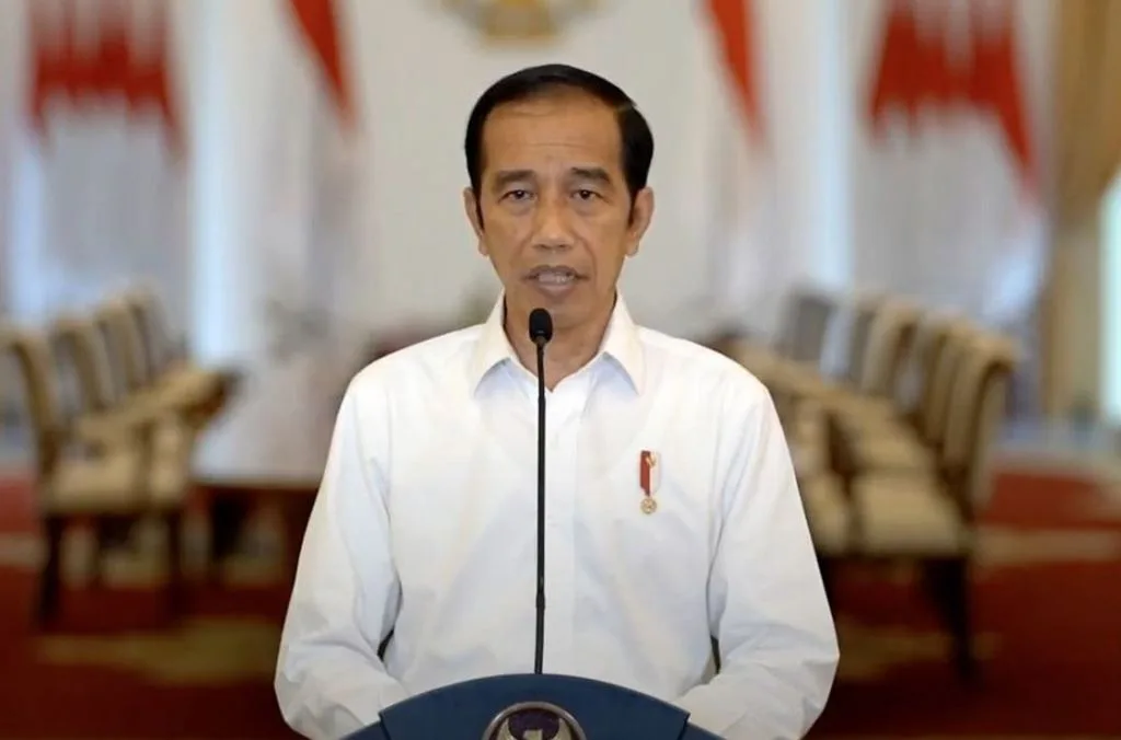 Jokowi Izinkan Masyarakat Tidak Bermasker di Ruangan Terbuka