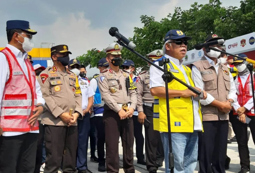 Kakorlantas Polri dan Tiga Menteri Lepas One Way Nasional
