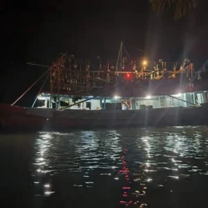 Kapal Milik Pengusaha AK Diduga Angkut Solar Bersubsidi, Warga Geram