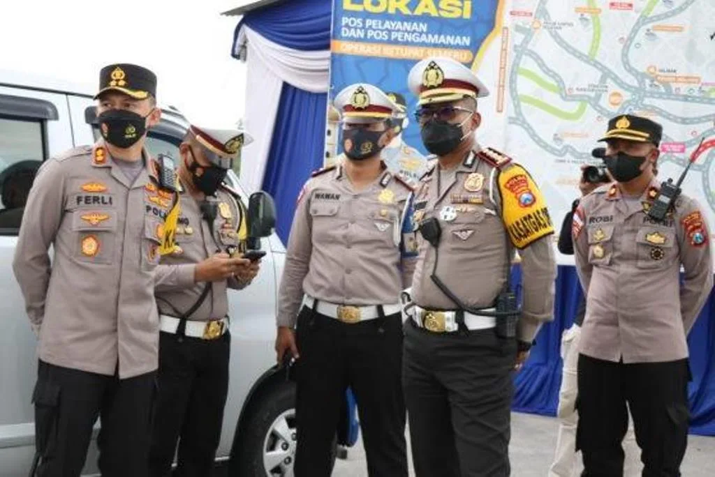 Kapolres Malang Dampingi Dirlantas Polda Jatim Tinjau Kesiapan Pos Yan dan Pos Pam