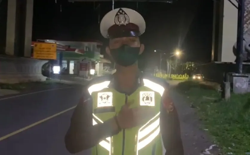Live Report Personel Polres RL Update Informasi Mudik Membantu Masyarakat