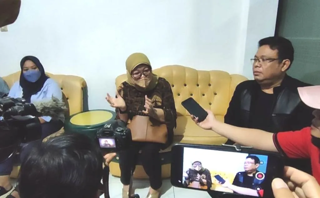 Merasa Anaknya Dijebak Narkoba, Ibu Ini Berjuang Bebaskan Anaknya
