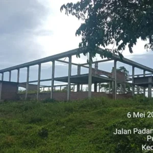 Pembangunan Gedung Serba Guna di Desa Semundam Diduga Mangkrak