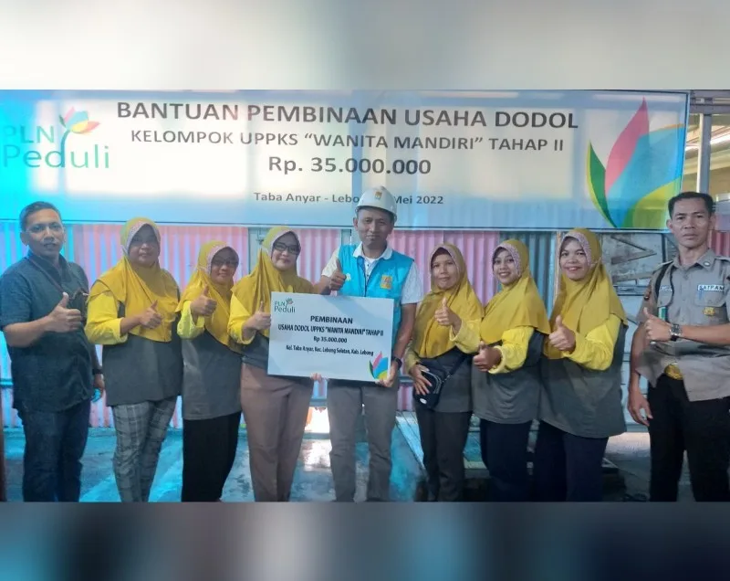 PLN UPDK Bengkulu Salurkan Bantuan TJSL/CSR Ke UPPKS Wanita Mandiri