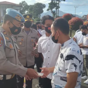 Propam Polres RL Cek Kelengkapan Personel Propam Polres RL Cek Kelengkapan Personel
