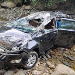 Sempat Tabrak Motor, Mobil Pejabat Pemprov Bengkulu Masuk Jurang