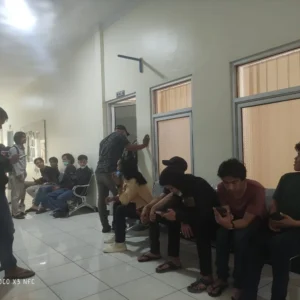 Suasana Tegang Selimuti Mahasiswa FT UNIB Menunggu Hasil Perolehan Pemira
