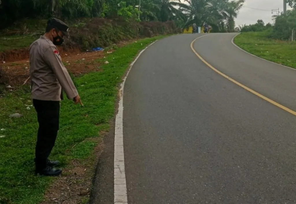 Tabrak Ban Belakang Truk, Warga Mukomuko Patah Kaki