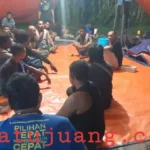 Tuntut Haknya, Puluhan Supir PT SSS Mojokerto Mogok Kerja Duduki Garasi