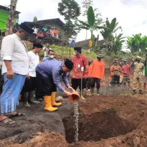 Wabup Malang Letakkan Batu Pertama Masjid Al Ikhlas Wali Songo Gedangan