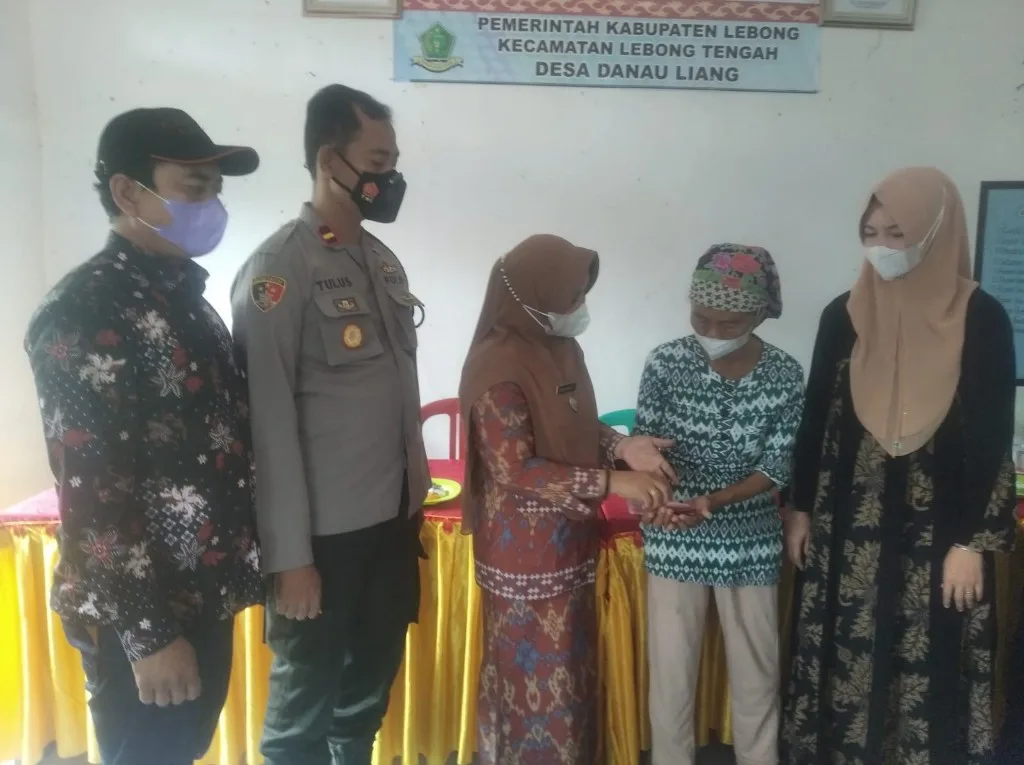 93 KPM Desa Danau Liang Terima BLT-DD