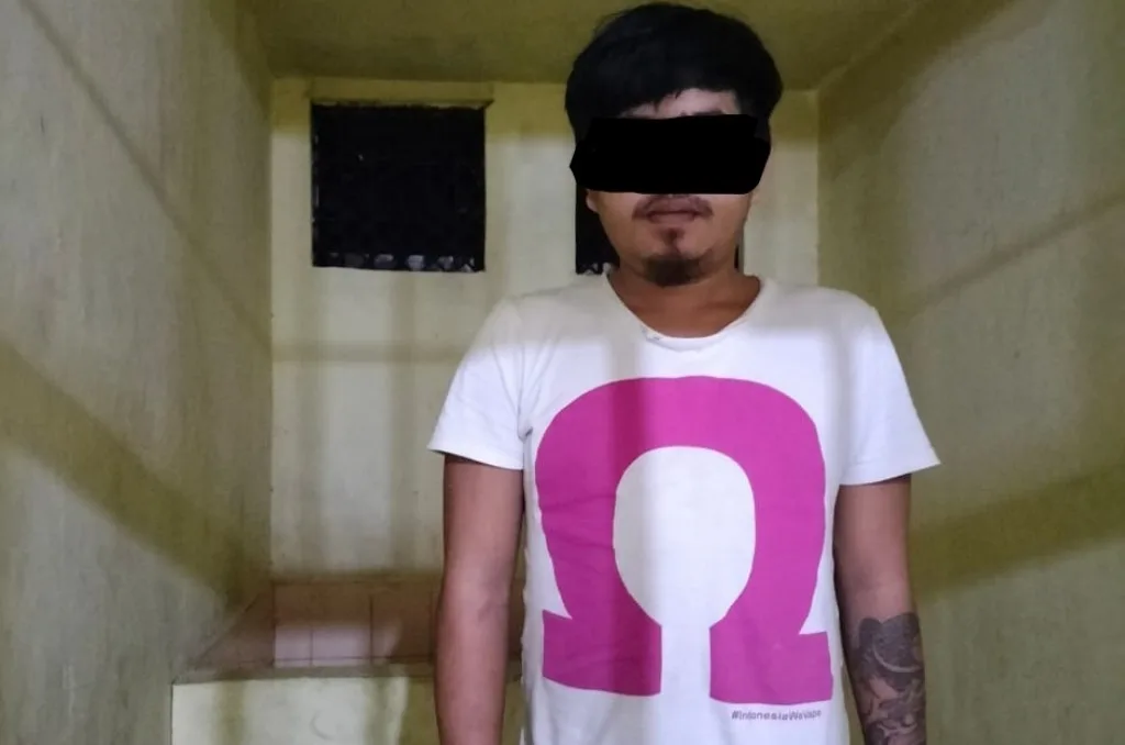Bawa Sajam Dipinggang, Pria Bertato Ditahan Polisi