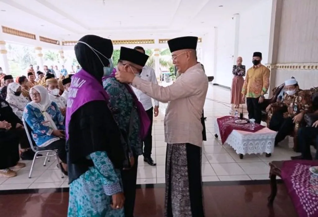 Bupati Gusnan Mulyadi Lepas Keberangkatan 59 JCH
