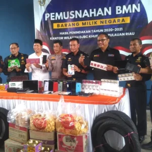 DJBC Kepri Musnahkan 3 Ribu HP Serta 2,3 Juta Batang Rokok Ilegal DJBC Kepri Musnahkan 3 Ribu HP Serta 2,3 Juta Batang Rokok Ilegal