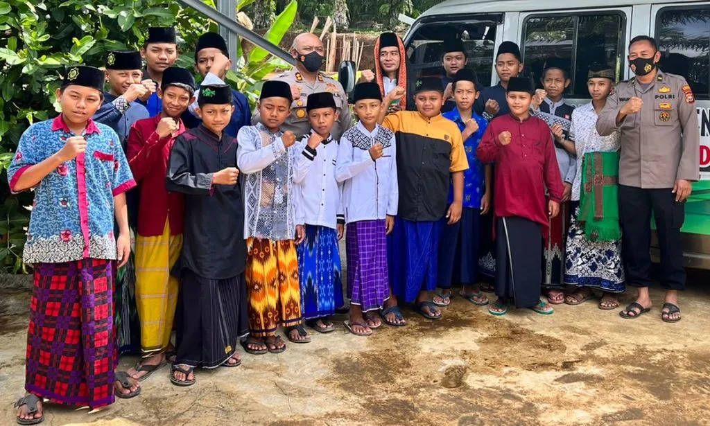 Jelang Akhir Tugas, Kapolres Mukomuko Kunjungi dan Bantu Ponpes AFNA