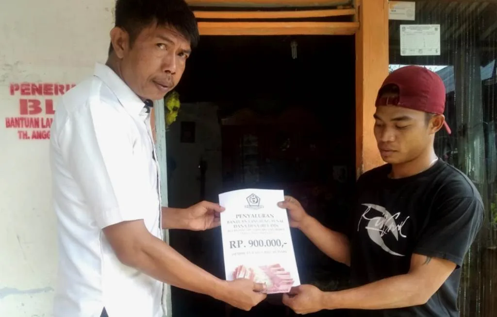 Junjung Transparansi, Pemdes Nangai Amen Berinovasi Tandai Rumah Penerima BLT