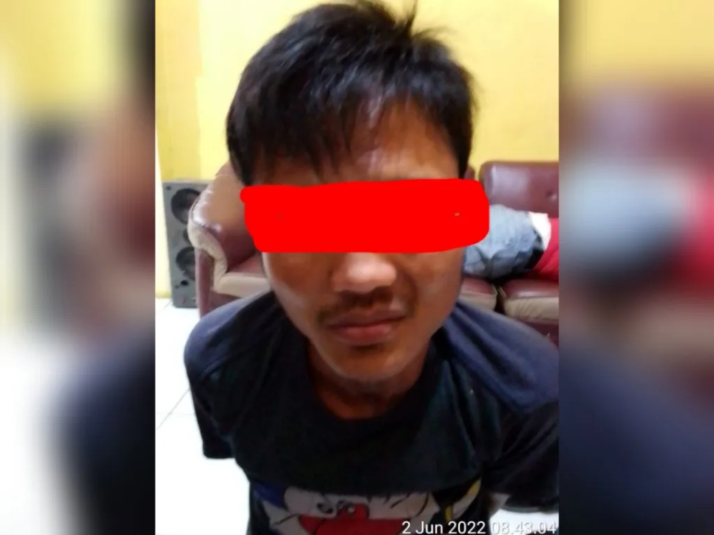 Ketahuan Curi Handphone, Pemuda Ini Nikmati Dinginnya Jeruji Besi