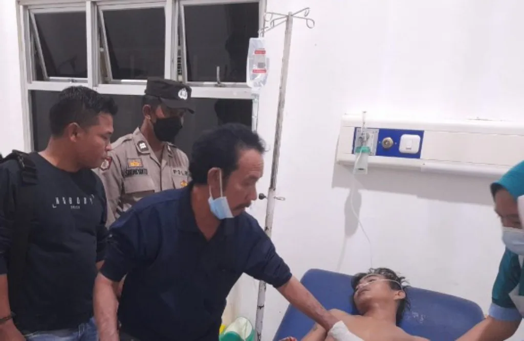 Lari Dalam Kondisi Bersimbah Darah, Pria 23 Tahun Dilarikan ke RS