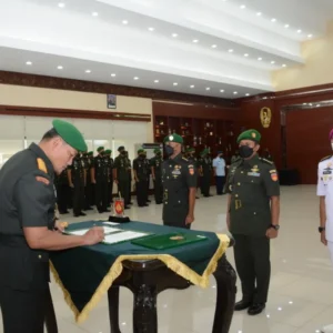 Pangdam IV/Diponegoro Pimpin Sertijab Kakesdam dan Perwira Liaison TNI AL