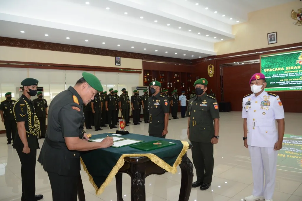 Pangdam IV/Diponegoro Pimpin Sertijab Kakesdam dan Perwira Liaison TNI AL