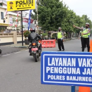 Percepat Vaksinasi, Polres Banjarnegara Buka Layanan Vaksin Pengguna Jalan