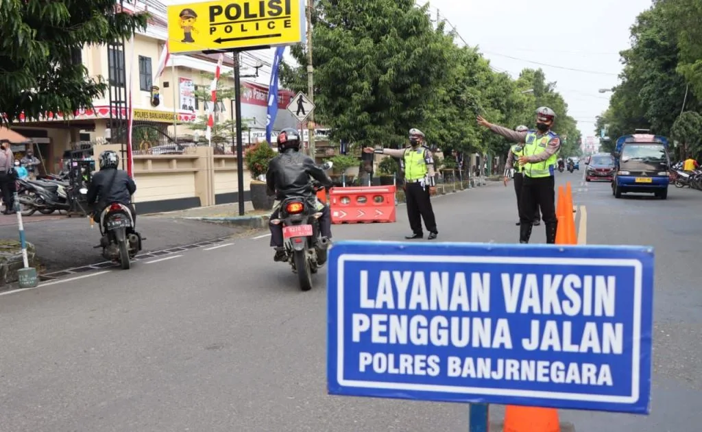 Percepat Vaksinasi, Polres Banjarnegara Buka Layanan Vaksin Pengguna Jalan