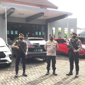 Polres Banjarnegara Berikan Rasa Aman Saat Umat Kristiani Ibadah