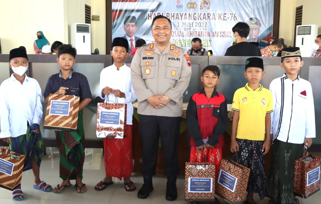 Polres Demak Gelar Khitanan Massal Jelang Hari Bhayangkara Ke-76