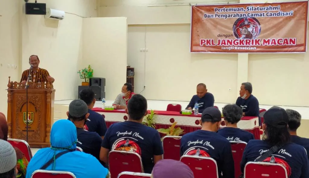 Silaturahmi PKL Jangkrik Macan Dengan Camat Candisari