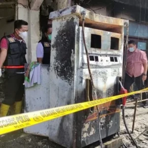 SPBU Mini Meledak, Ibu dan Anak Tewas Terbakar SPBU Mini Meledak, Ibu dan Anak Tewas Terbakar