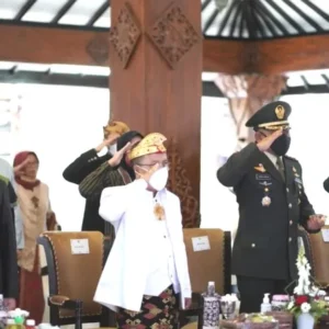 Upacara Hari Lahir Pancasila, Wawali Kota Batu Pakai Baju Adat Bali