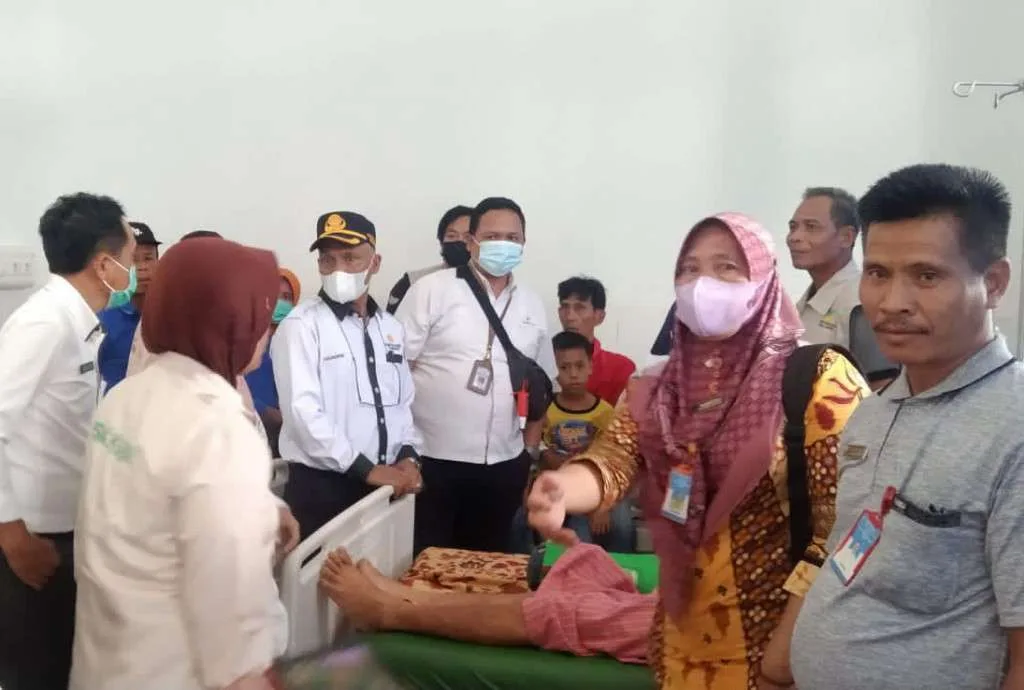 Warga Idap Kanker Darah, Asisten 1 Kaur Pimpin Langsung Penyerahan Bantuan