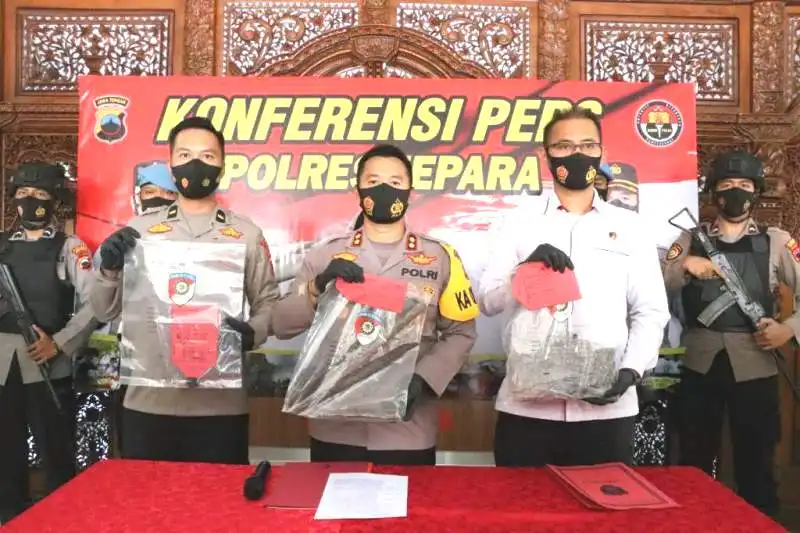 Amankan 8 Tersangka, Polres Jepara Ungkap Kasus Narkoba 