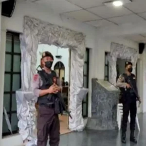 Beri Rasa Aman, Polres Banjarnegara Lakukan Pengamanan Ibadah Umat Kristiani Beri Rasa Aman, Polres Banjarnegara Lakukan Pengamanan Ibadah Umat Kristiani