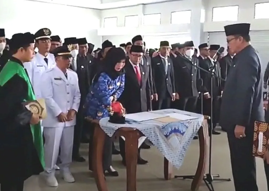 Bupati Kaur Lantik 133 Pejabat Baru Pemda