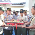 Dandim 0704 Banjarnegara Beri Kejutan Kapolres di Hari Bhayangkara ke-76
